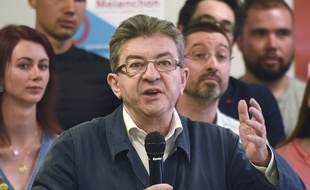 Jean-Luc Mélenchon en conférence de presse pour soutenir les candidats de la France insoumise dans le nord, à Lille, le 23 mai 2017.