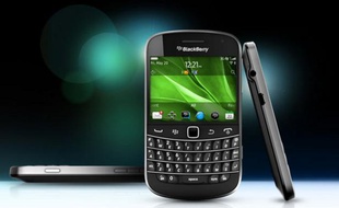 Le BlackBerry Bold 9900.