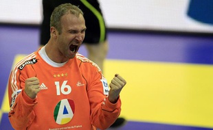 Le gardien de l'équipe de France de handball Thierry Omeyer lors du match France-Russie comptant pour le 1er tour de l'Euro 2012 en Serbie, mercredi 18 janvier 2012.