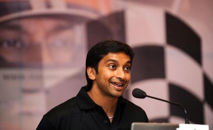L'Indien Narain Karthikeyan, 35 ans, pilotera en 2012 pour l'écurie de Formule 1 HRT (ex-Hispania) avec laquelle il avait disputé en fin de saison dernière le Grand Prix d'Inde, a annoncé vendredi l'écurie espagnole de Formule 1 dans un communiqué.
