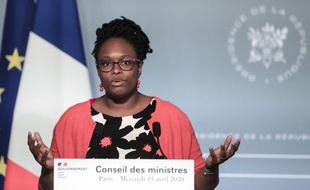 La porte-parole du gouvernement lors d'une conférence de presse le 15 avril 2020.
