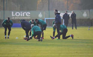 Julien Sablé, ici à droite lors de sa première séance d'entraînement avec son groupe mercredi après-midi à L'Etrat.
