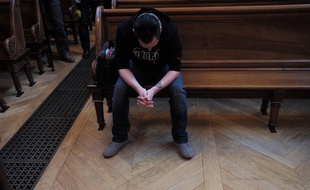 Gabriel Iacono, ce 18 mars à Lyon, lors du troisième jour de procès de son grand-père qu'il a accusé de viols pendant onze ans avant de se rétracter.
F. Elner / Sipa