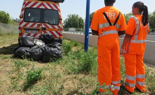Chantier d'insertion pour six jeunes de l'Epide de Toulouse sur le périphérique ouest.