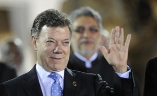 La guérilla des Farc s'est déclarée prête au dialogue avec le président colombien, Juan Manuel Santos, dans un communiqué, signé par son nouveau chef, Timoleon "Timochenko" Jiménez, et transmis lundi sur son site internet (www.farc-ep.co).