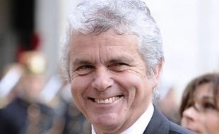 Le journaliste Claude Sérillon a été nommé conseiller à la présidence de la République, selon un arrêté publié au Journal officiel jeudi.