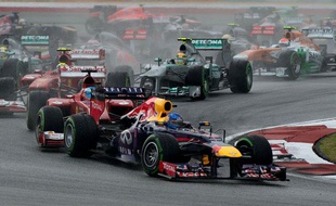 Le pilote allemand Sebastian vettel sur sa Redbull lors du départ du Grand Prix de Malaisie, le 24 mars 2013, à Sepang.