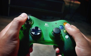 Une manette de jeux vidéo (illustration).