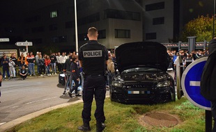 La police est intervenue vendredi soir sur le parking du Zénith de Nantes pour mettre fin à un rodéo sauvage.