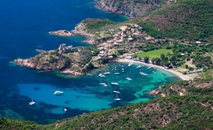 Plus d'un Français sur deux (53%) sont opposés aux mesures de restrictions sur l'accès à la propriété foncière en Corse proposées par le président de la Collectivité territoriale de Corse Paul Giacobbi, selon un sondage IFOP