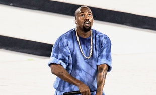 Le rappeur Kanye West en concert lors de la cérémonie de clôture des Pan American Games 2015
