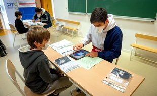 Lancement des tests salivaires à l'école, le 11 février 2021 à Paris.