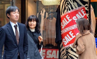 L'Organisation de coopération et de développement économiques (OCDE) a jugé mardi prioritaire pour le Japon de mettre fin à 15 ans de déflation comme s'y emploie le nouveau gouvernement conservateur, mais prévenu qu'il était aussi crucial d'arrêter la progression de la dette.