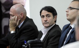 Un tribunal européen a condamné lundi cinq médecins kosovars à des peines allant jusqu'à huit ans de prison pour trafic d'organes au Kosovo, une affaire remontant à 2008 et dont les ramifications se sont étendues à travers l'Europe, l'Amérique du Nord et jusqu'au Proche-Orient.