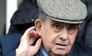 Pierre Fabre est décédé samedi matin à son domicile du Tarn à l'âge de 87 ans, après avoir bâti en 50 ans un empire pharmaceutique international tout en marquant de son empreinte le monde des médias et du rugby.