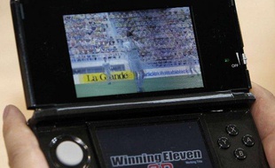 L'effet 3D de Pro Evolution Soccer, sur la Nintendo 3DS, ne peut pas être capturé par un appareil photo classique.