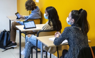 Salle de classe du Lycée Simone Veil, à Valbonne le 25/03/2021.