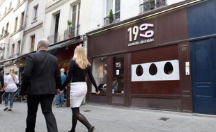 Le tribunal correctionnel de Paris a déclaré mercredi coupable, tout en le dispensant de peine, le gérant d'une boutique de sex toys située à moins de 200 mètres d'une école, dont une association de familles catholiques réclamait la fermeture.