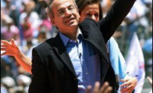 Il s'agit du scrutin le plus serré de l'histoire du Mexique. Une victoire de Lopez Obrador ferait pencher un peu plus à gauche l'Amérique latine, le Brésil, l'Argentine, le Venezuela et la Bolivie étant déjà dirigés par des gouvernements de gauche ou de centre-gauche.