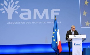 Le Bureau de lAssociation des maires de France (AMF) a demandé mercredi "une remise à plat des modalités du financement de la réforme" des rythmes scolaires, "dont le coût ne peut être supporté par les communes".