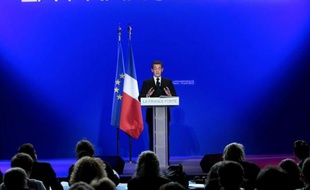 Le candidat UMP à la présidentielle Nicolas Sarkozy a déclaré jeudi que le retour à l'équilibre financier en 2016 se ferait pour "les trois quarts" par la réduction des dépenses.
