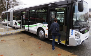 Le nouveau bus articulé «Urbanway» construit par Iveco pour Nantes métropole.