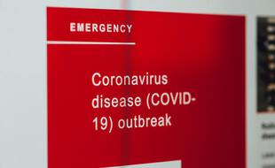 Une affiche liée au Covid-19 (illustration).