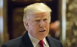 Donald Trump continue à multiplier les tweets imprévisibles et tonitruants.