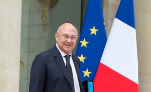 Michel Sapin le ministre du Bdget le 3 juin 2014 devant l'Elysée.