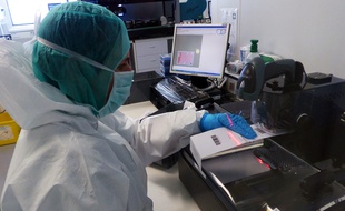 Le laboratoire du PJGN a reçu des milliers d'échantillons ADN en provenance du crash de l'A320 de la Germanwings à analyser et à comparer.