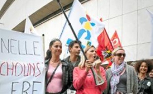 Parents d'élèves et profs ont manifesté pour obtenir plus de classes.