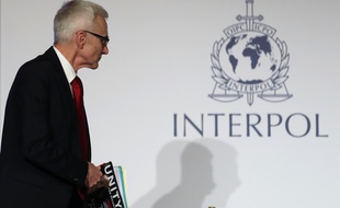 Jurgen Stock, secrétaire général d'Interpol,lors d'un conférence de presse à Dubaï, le 21 novembre 2018.