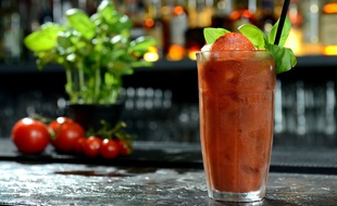 Le jus de tomate, boisson très prisée en avion.