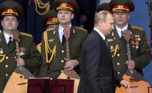 Le président russe Vladimir Poutine lors du salon militaire "Armée-2015" à Kubinka en Russie, le 16 juin 2015