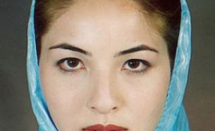 Roxana Saberi, journaliste irano-américaine, a été condamnée à huit de prison pour espionnage au profit des Etats-unis en avril 2009. Elle est jugée en appel le 9 mai 2009.