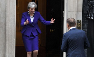 Theresa May accueille Donald Tusk ce jeudi 1er mars au 10, Downing Street, à Londres.