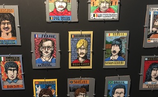 L'exposition Haicut Football Club met en valeur les coupes de footballeurs, réel ou imaginaires, a travers des vignettes réalisées par des artistes.