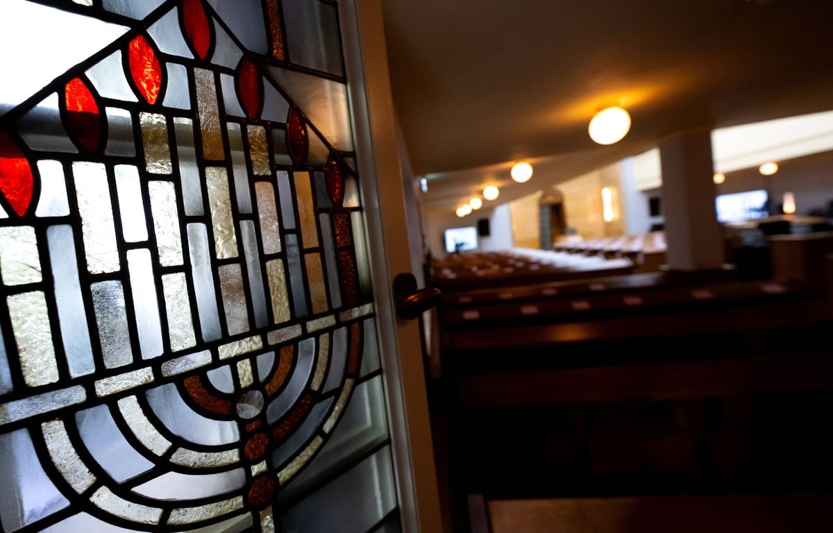 Royaume-Uni : Quatre blessés dans une attaque au couteau devant une synagogue au nord de Manchester
