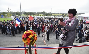 L'inauguration de l'usine de poudre de lait Synutra à Carhaix, ici le 28 septembre 2016.