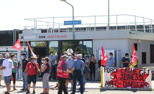 Manifestation des salariés de Getrag, sur le site de Blanquefort (Gironde), le 10 septembre 2020.