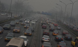 Pékin un jour de forte pollution, le 26 février 2014