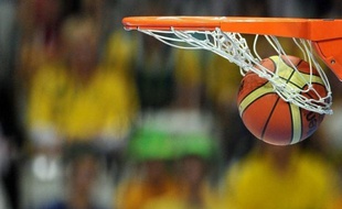 Cholet a fait un grand pas en direction des play-offs en allant s'imposer 74-67 à Dijon, un concurrent direct, vendredi en match avancé de la 29e journée de ProA de basket.