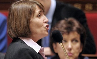 Pour déminer le terrain, Christine Albanel doit rencontrer les députés UMP mercredi en début d'après-midi.