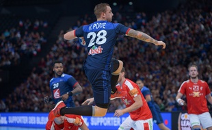 L'arrière droit de l'équipe de France Valentin Porte lors du match de Golden League de handball contre le Danemark, le 10 janvier 2016.