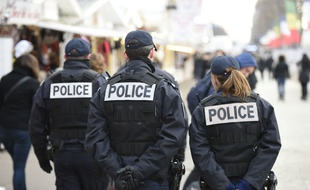 Le pronostic vital d'un adolescent de 17 ans est engagé. Celui-ci a tenté de voler avec un complice le téléphone d'une femme à la gare de Saint-Denis (Seine-Saint-Denis) avant que le fils de la victime ne s'interpose avec une arme à feu. (Illustration)