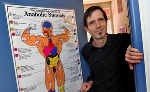 Le patron de l'Agence antidopage américaine (Usada) a accusé mercredi le laboratoire de Lausanne d'avoir fourni à Armstrong "les clés" du test EPO, mais le directeur du laboratoire suisse Martial Saugy avait raconté à l'AFP, en octobre, le contexte dans lequel il avait dû présenter cette nouvelle méthode au roi du peloton.