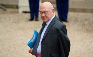 Le ministre des Finances Michel Sapin à son arrivée le 28 janvier 2016 à l'Elysée à Paris
