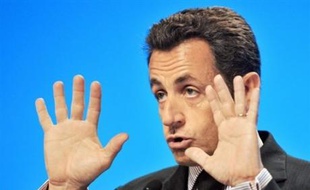 Et si elle a assuré que ses propositions ne constituaient pas "une déclaration de guerre" à la France, elles écornent malgré tout un peu plus les ambitions françaises, en douchant les espoirs de Nicolas Sarkozy de co-présider la nouvelle organisation les deux premières années. AFP PHOTO ALAIN JOCARD