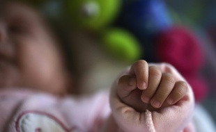 Les Survivants, les enfants nés après la loi Veil légalisant l'avortement sont des "survivants" qui avaient "une chance sur cinq" de ne pas naître