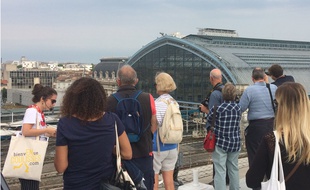 Une dizaine de personnes a participé ce mercredi à la visite de la gare Saint-Jean agrandie et rénovée récemment.